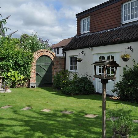 Station Farm Guest House Leeds  Exterior photo